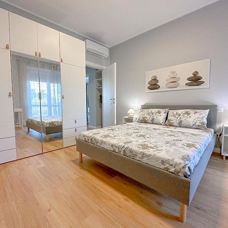 Torre 24 - Luxury Naviglio Suite Милан Экстерьер фото