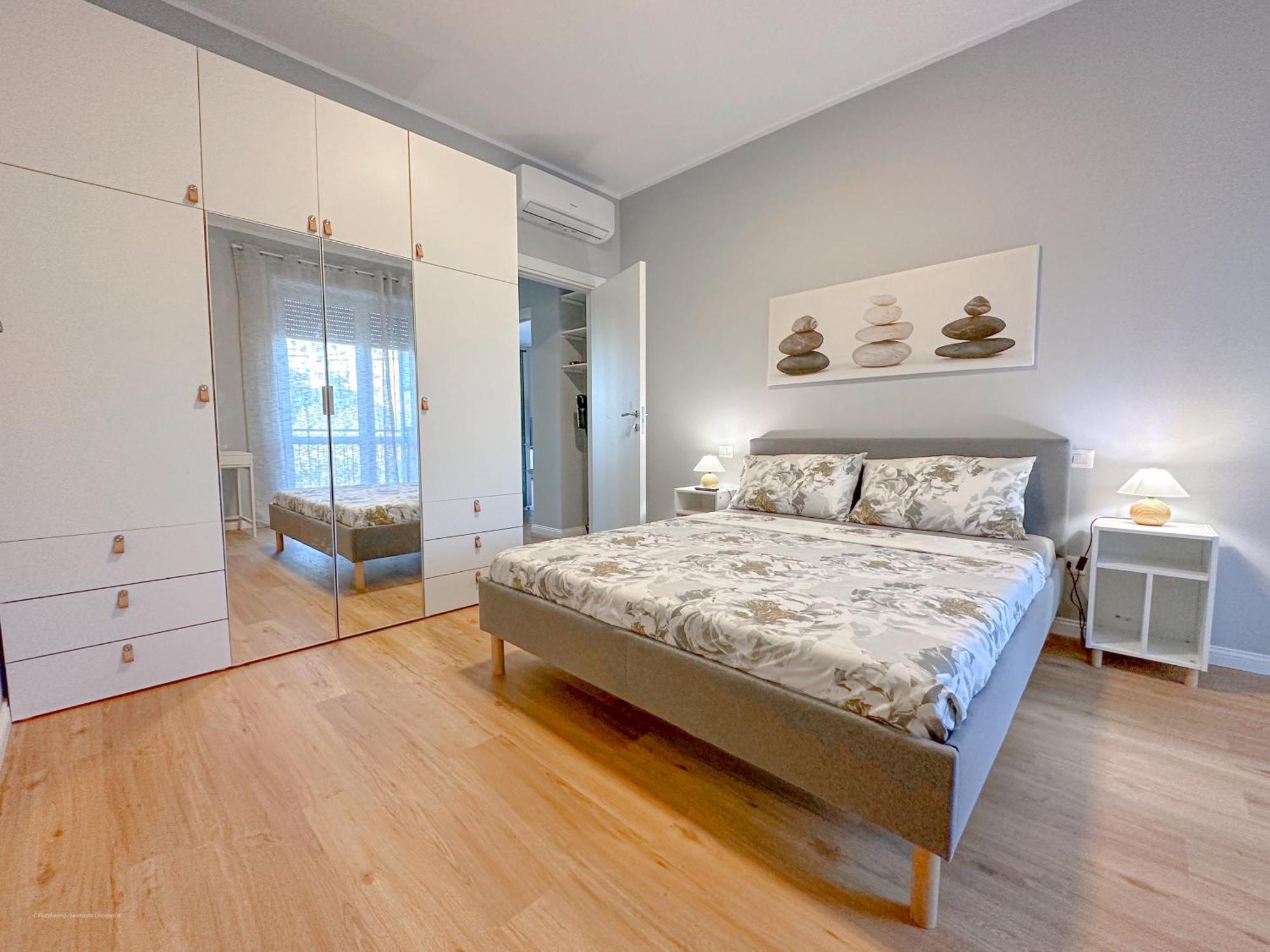 Torre 24 - Luxury Naviglio Suite Милан Экстерьер фото