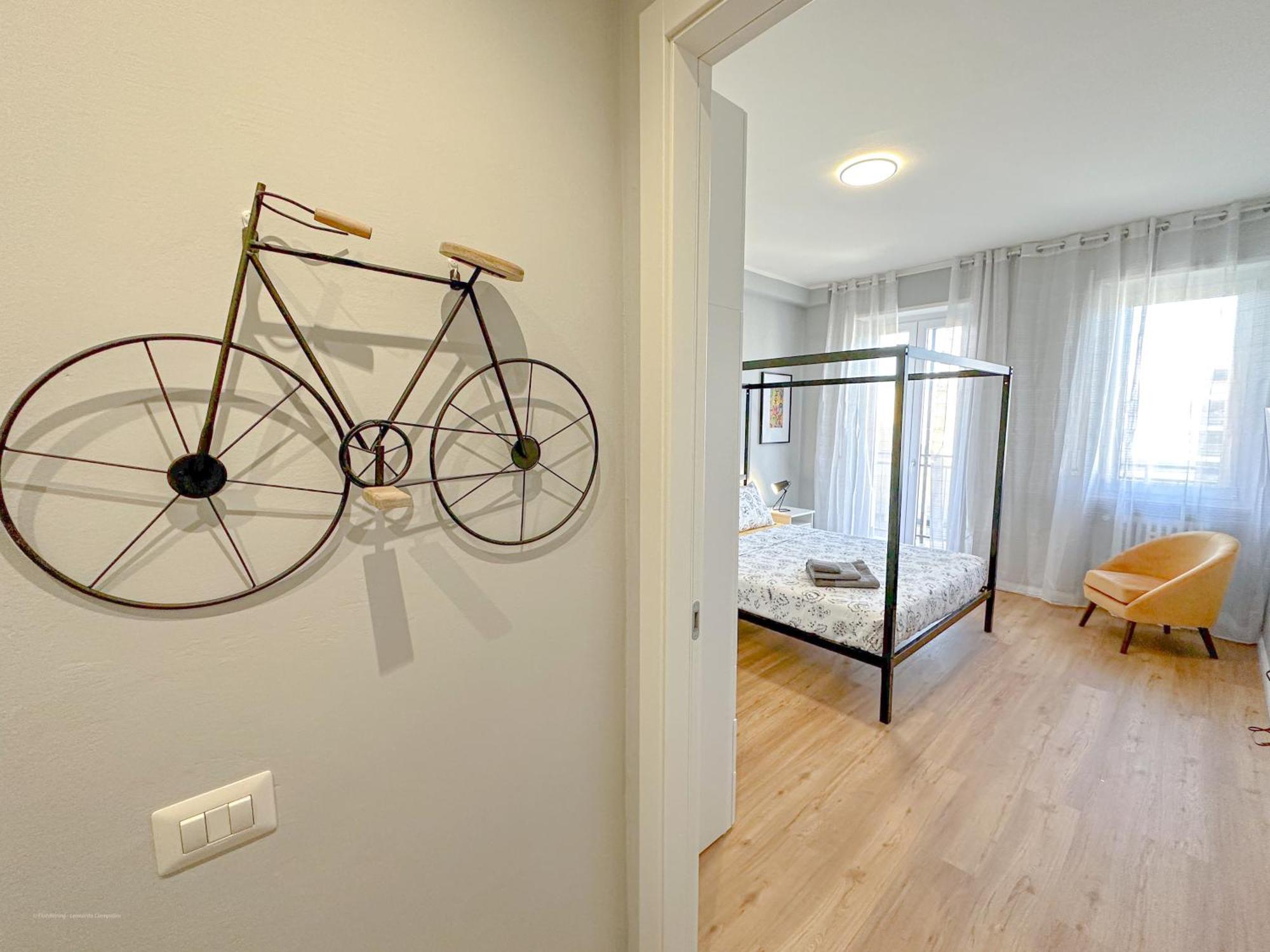 Torre 24 - Luxury Naviglio Suite Милан Экстерьер фото